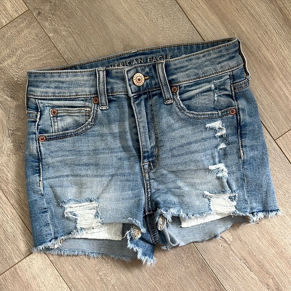 American Eagle high waisted crochet pockets denim shorts - Picture 2 of 5